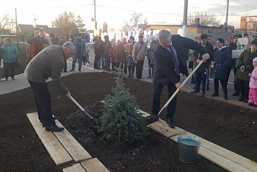 Новый сквер открылся в поселке Южный Урал